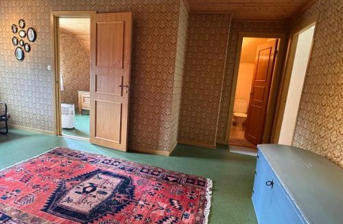 Ljungsarp House | Swedish Villa 3bedroom 2living room &Traditional Timber Cabin Near Lakes and hiking