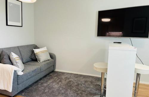 Koillinen District Apartment | Your Home of Comfort