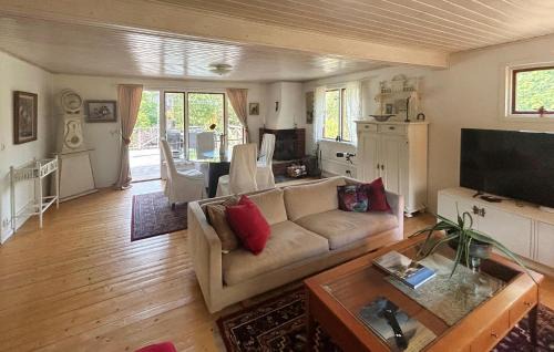 Nynashamn House | Cozy Home In Nynäshamn With Ethernet Internet