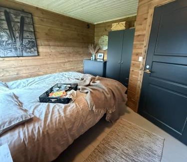 Lyngen House | Karnes Lodge