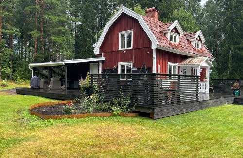 Ostra Amtervik House | Torp ved Mårbacka (Helt hus til leie) Östra Ämtervik/Sunne