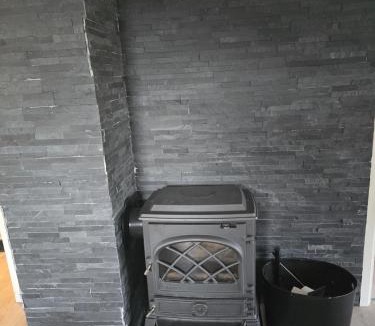 Vestre Jakobselv Apartment | Apartment in Jakobselv with EV charger and sauna