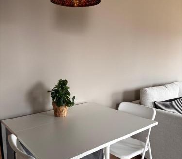 Listarum House | Äppelrosen