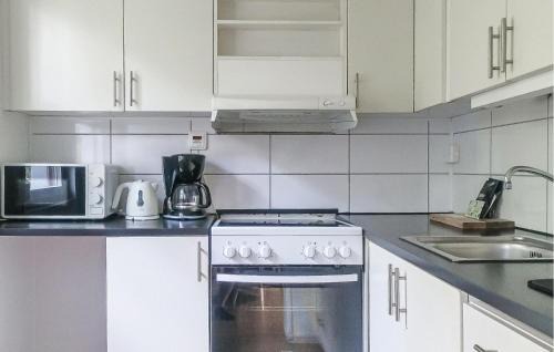 Myggenaes Apartment | Stunning Apartment In Myggenäs With Wifi
