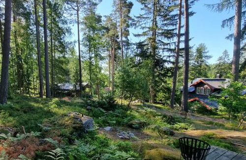 Trosa Cabin | Forest Lodge Ryokan