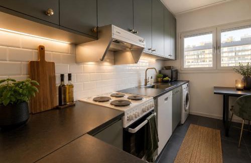 Vasteras Apartment | Exotisk lägenhet/Friparkering