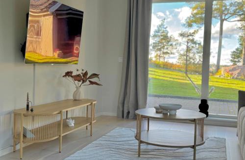 Saltsjo Boo Apartment | Modern Seaside Guesthouse with Archipelago Views