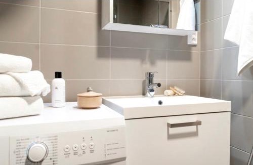 Turku Apartment | Fresh studio next to Logomo and the train station