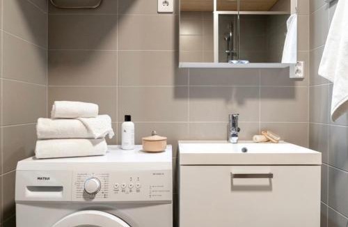 Turku Apartment | Fresh studio next to Logomo and the train station