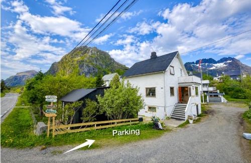 Sørvagen Hostel | Alfa Room - The LOWFO House Lofoten
