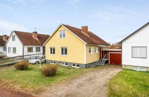 Hassela Villa | Lakeside family villa near Hassela Ski Resort spacious & cozy