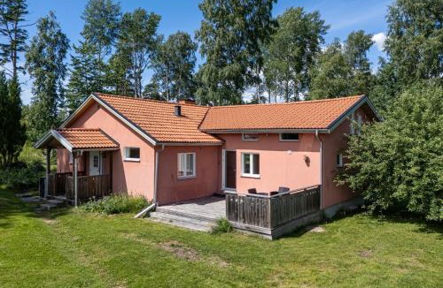 Eskilstuna Municipality House | Newly Renovated Lakeview Home Near Eskilstuna