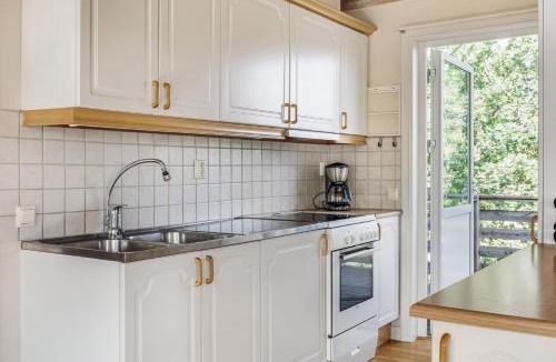 Knutby House | Beautiful house next to Burvik Golf SE13010