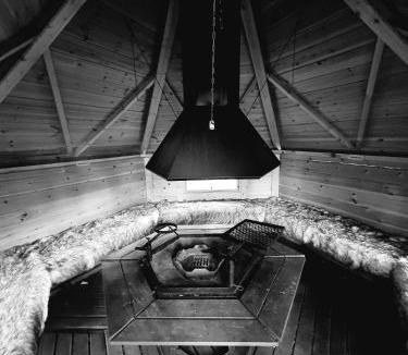 Syote Ski Chalet | Jänkä 16 Kovalammen rannalla, valaistun ladun vieressä
