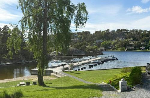 Sarpsborg House | Modern Cottage Near The Beach On Nordre Karlsøy