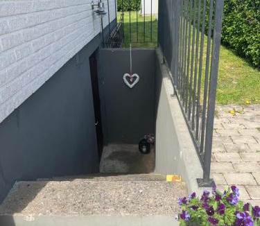 Aby Apartment | Egen lägenhet i villa - Åby centrum