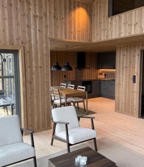 Vaga House | Brand-new cabin for rent at Lemonsjøen