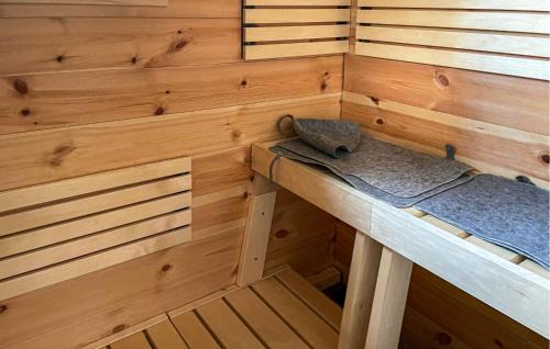 Husby-Rekarne House | Cozy Home In Husby-Rekarne With Sauna