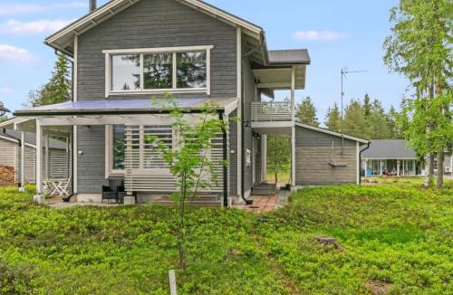 Paltamo House | Holiday Home Paltamon golfhovi b by Interhome