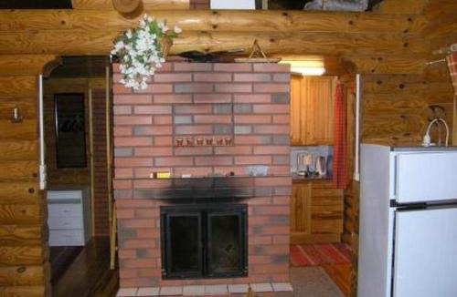 Aatola House | Holiday Home Kettupirtti by Interhome