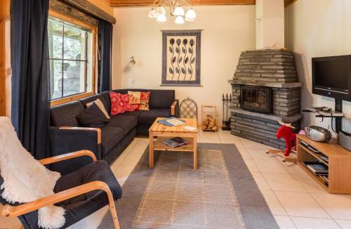 Akaslompolo House | Holiday Home Sapara c10 by Interhome