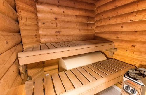 Tormanmaki House | Holiday Home Kultapaljakka 4 by Interhome