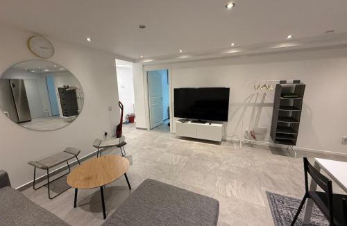 Rosengard Apartment | Fresh and newly renovated basement apartment