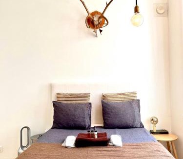 Ullanlinna Apartment | Iso Roobertinkatu A - Picturesque Area in Helsinki Center Apartment