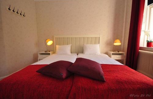 Toreboda Bed & Breakfast | Pensionat Prästgården