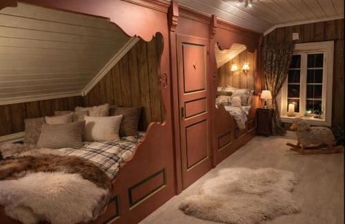 Hundorp House | Traditional timber farm with Sauna & Wi-Fi