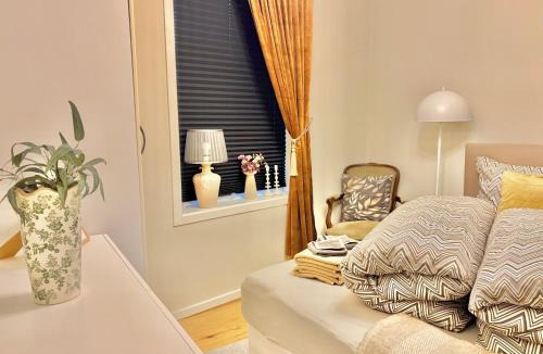 Alesund Apartment | 2 bedroom apartment historical downtown by the sea