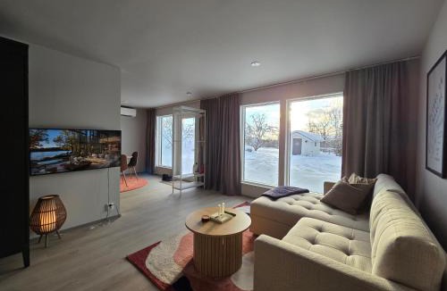 Forsa Apartment | Stilren och nybyggd lägenhet nära E4 R84 Hudiksvall