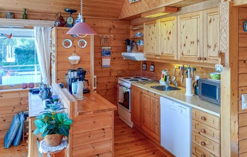 Fjaler House | Stunning Home In Korssund With Wifi
