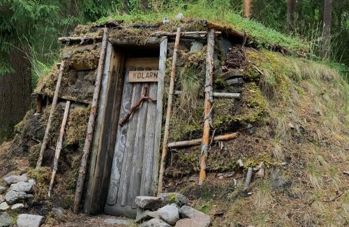Skinnskatteberg Cabin | Kolarbyn Eco Lodge