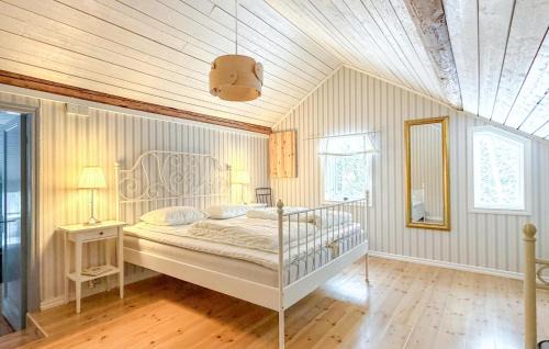 Saffle Municipality House | Stunning Home In Säffle With Wifi