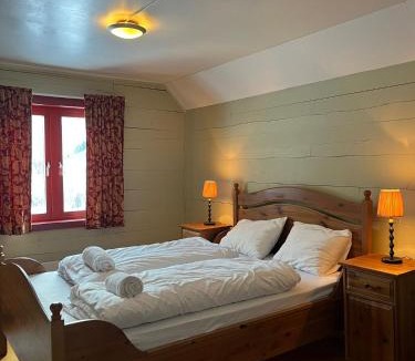 Vossestrand House | Traditional Cabin - Free parking, Sauna & View