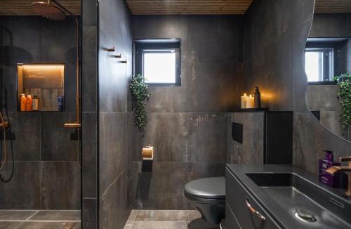 Rovaniemi Villa | Villa Pajunkissa with Jacuzzi and Sauna