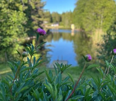 Undenas House | Historiskt, mysigt boende med sjöutsikt i underbar miljö