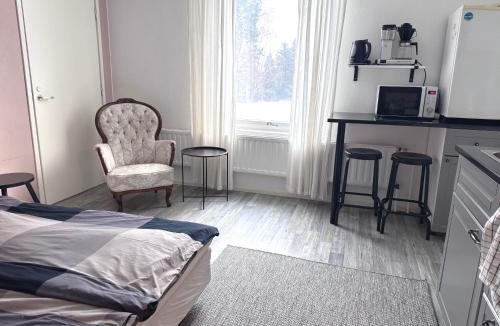 Pirkkala Apartment | Cozy Studio - 7 min to Tampere Airport - Free Parking