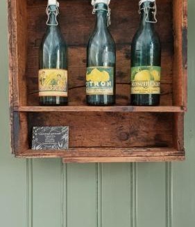 Tvaaker Apartment | Lindeborgs gröna rum