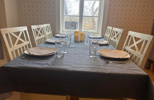 Edsbro Villa | Nedanby | Cottage | Idyllic location | Porch | Grill