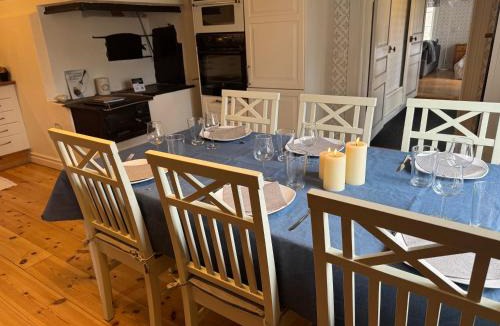 Edsbro Villa | Nedanby | Cottage | Idyllic location | Porch | Grill