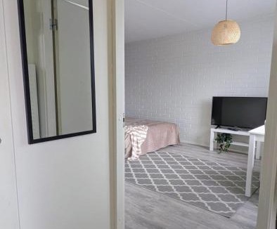 Hameenlinna Apartment | LinnaLoft Aava - Kaunis asunto Linnamaisemalla ja omalla sisäänkäynnillä