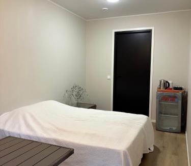Espoo House | Cozy yard guest room with private entrance