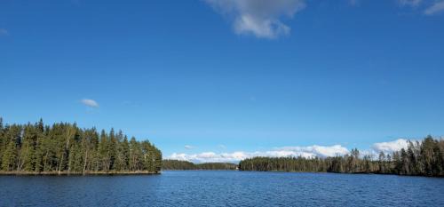 Ruokolahti Ski Chalet | Quiet Lakeside Forest Escape