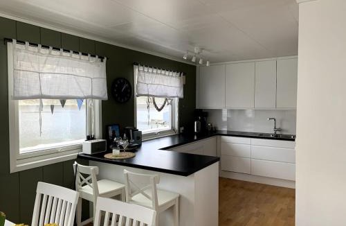 Torsken House | Fantastic house by the sea in Gryllefjord