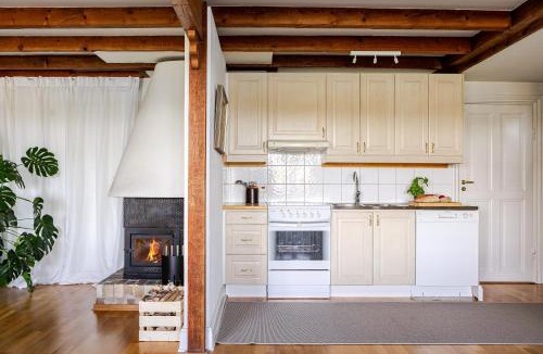 Albano Villa | Lakefront Getaway in Hagaparken Central Stockholm