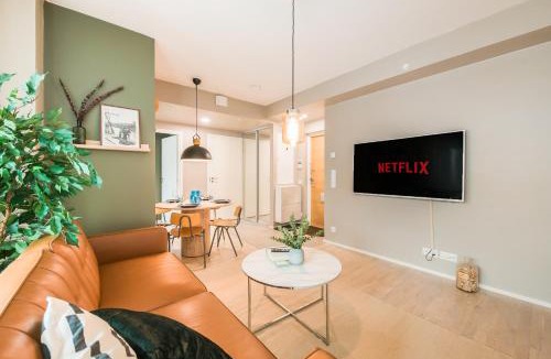 Pasila Apartment | Stylish 2BR with Balcony, AirCon, 24h Shop
