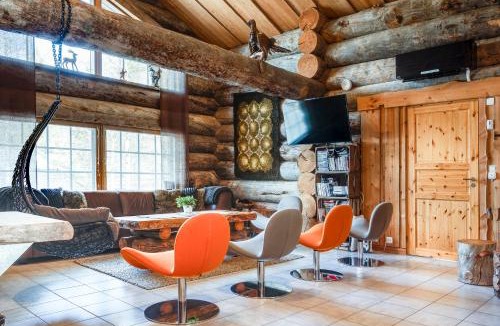 Salla Villa | Holiday Log Villa Samruam A Incl WiFi, fire wood, sauna