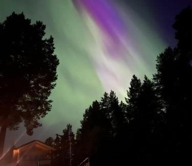 Vehmersalmi Villa | Villa Purnukka - Huvila upeissa järvimaisemissa ulkoporeammeella
